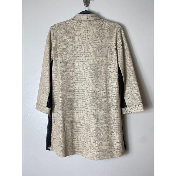 NWT ALBERTO MAKALI TOP SNAKE SKIN EMBOSSED BLOUSE SHIRT BUTTON UP TEXTURED MESH - Picture 2 of 16